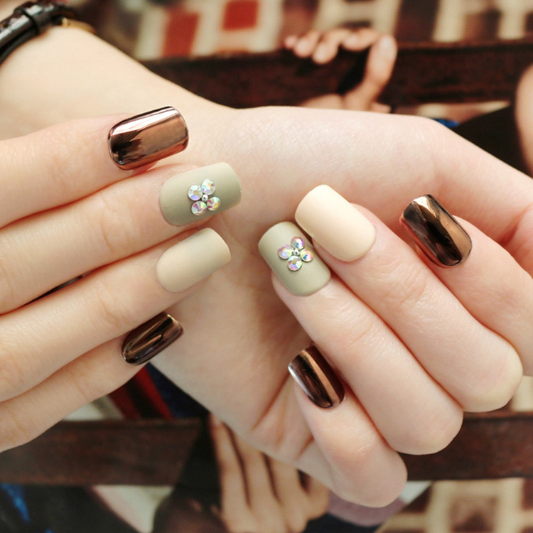 Square Shape Metallic With Stone Matt Nail